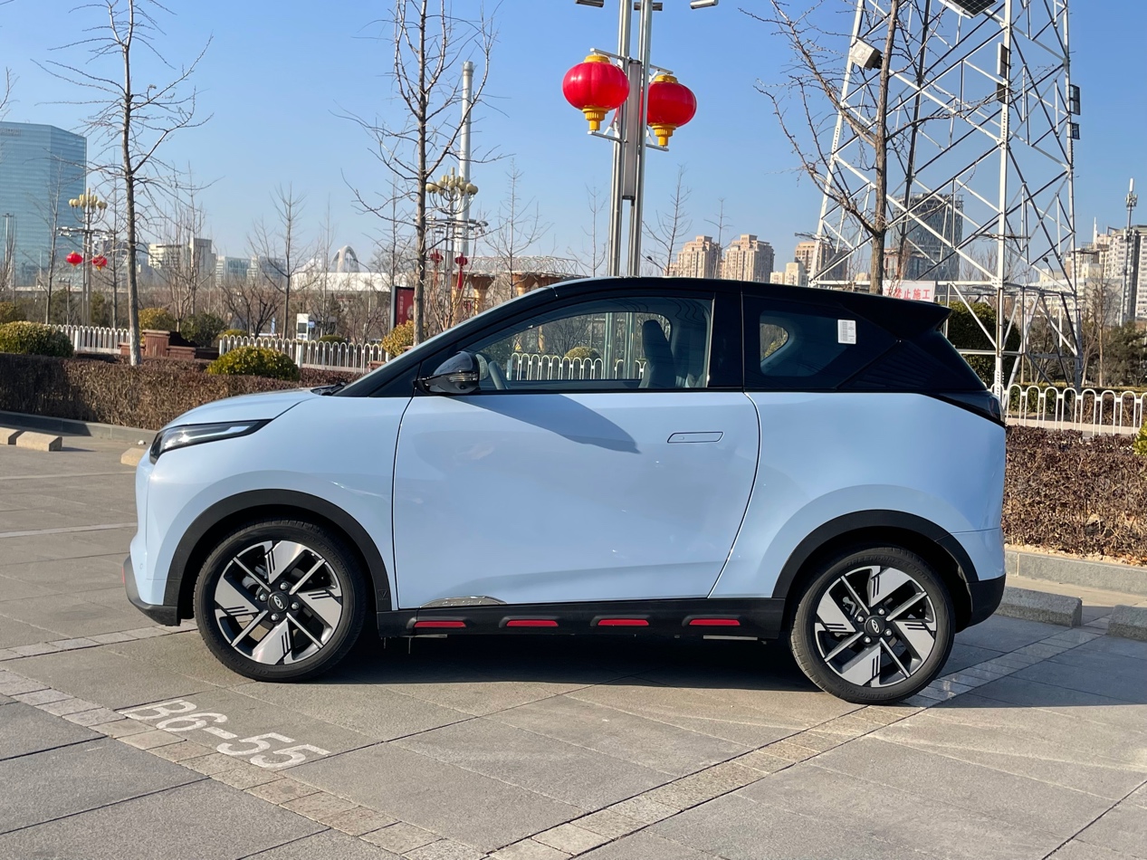 售价8.99万-11.29万的智能机甲小怪兽奇瑞无界Pro