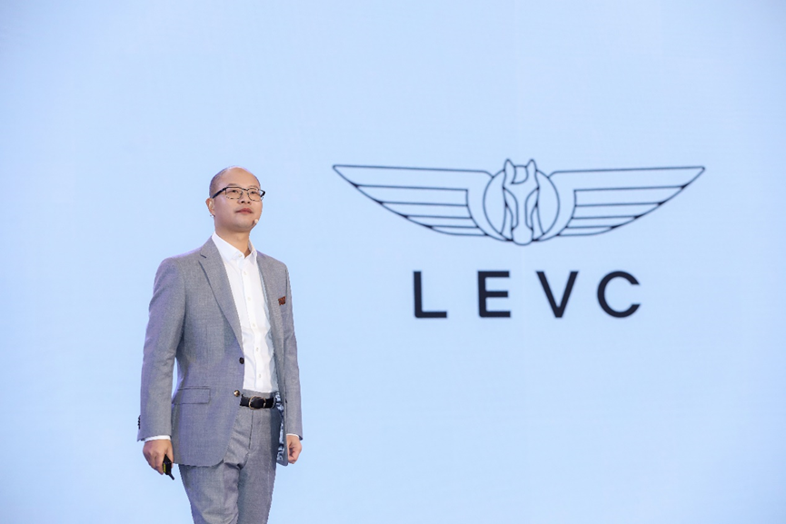高端纯电MPV市场再添新秀 纯电版奔驰V-class登场